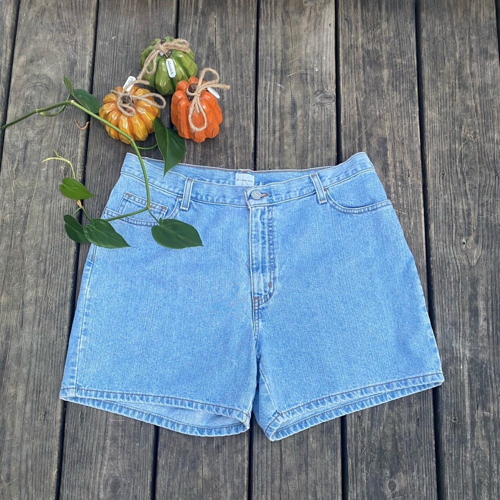 Vintage Calvin Klein mom shorts ✌🏼